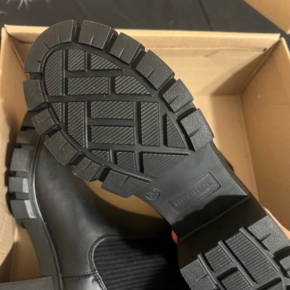 Steve Madden hutch black boots - Picture 7 of 7